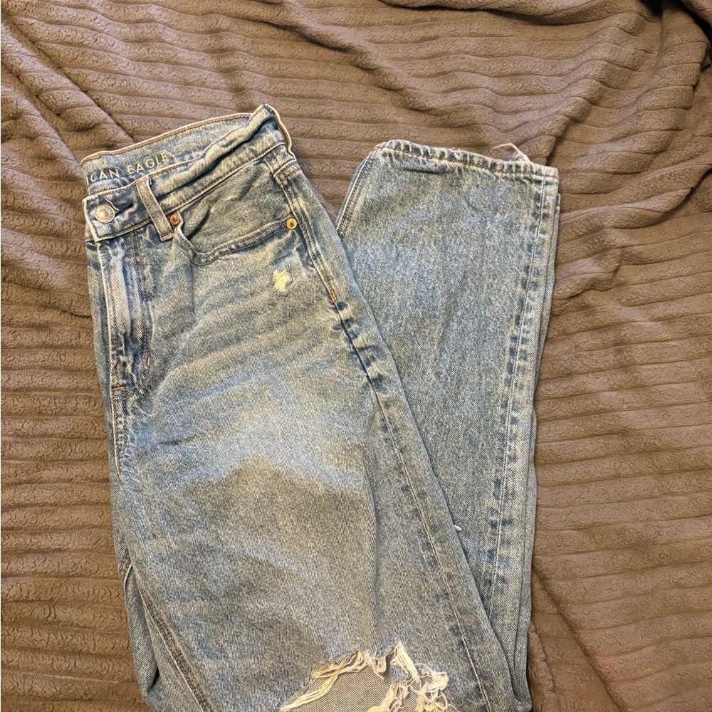 American Eagle Outfitters Light Blue Distressed Boyfriend Jeans